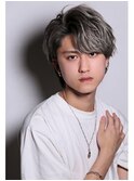 韓国で流行りのガイルヘア風ホワイトシルバーかきあげヘア