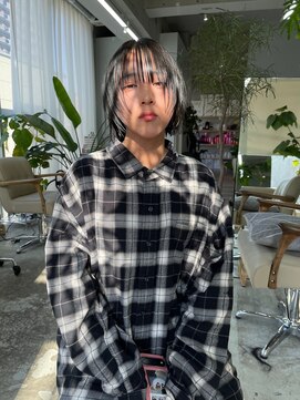 ウーフ(U-fu) 顔周りレイヤー骨格矯正ショートボブ