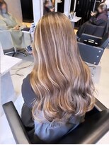 アエラバイトゥルークリエイション(AERA by True Creation)&nbsp;エクステでカラーチェンジ