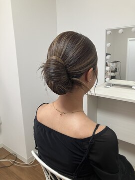 ベル(belle) タイトシニヨン×カチモリ