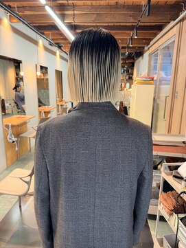 シロ(siro) 切りっぱなしボブ　ルーツカラー