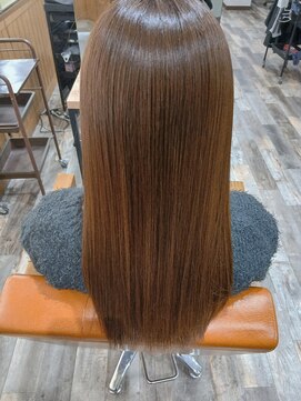 ファム(fam.) 艶髪縮毛矯正+ブラウンベージュ