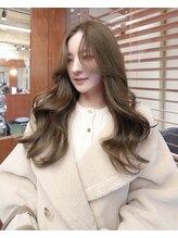 クヴェル バイ アーバン(KVELL by urban.) レイヤーカット/透明感カラー/髪質改善/オリーブベージュ/名古屋