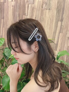 アンド ラル(AND LALU) 横顔ってドキッとする角度の１つ