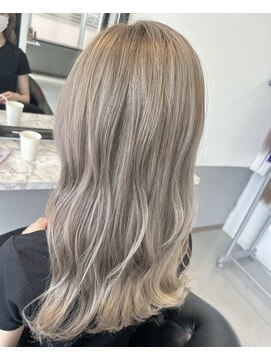 リ アムール(Re:AMOUR) ベージュアッシュ