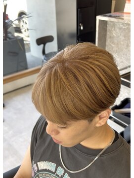 エッジ(EDGE) メンズハイトーンブリーチカラー刈り上げマッシュショート