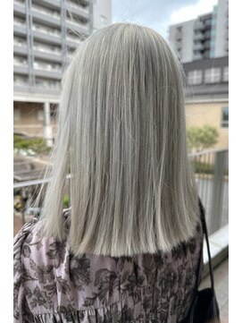 ガーデン アクロスプラザ足利店(garden) ペールシルバー/ホワイト/ホワイトシルバー