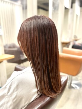 アンプリュス リアン(1+ Unplus lien) レッドカラーミディアムツヤ髪スタイル/亀戸