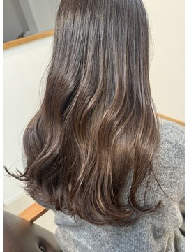 テム(TeM) くすみ感のある「グレージュ」