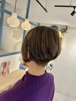 ラソニシカサイ(Lazo nishikasai)&nbsp;ハイライト刈り上げ前下がりショート