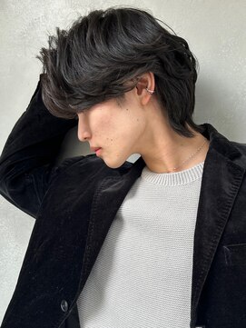 ガーデンヨコハマエスト(GARDEN YOKOHAMA est) 韓国風　刈り上げなし　センターパート　カルマパーマ