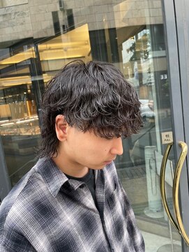 アウラ(AURA) メンズカットウルフパーマ波巻きパーマスパイラルパーマ