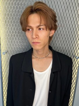 スリーバイベルベット(THREE...by velvet) ナチュラルセンターパート/メンズカット/パーマ/センターパート