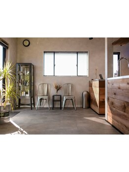 ヴィンテージ風の雰囲気が◎遊び心満載の空間で特別なひと時をお楽しみください。