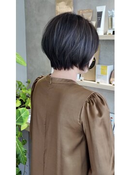 バッサリ！イメチェンショートカット×デザインカラー