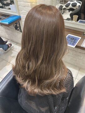 ルグランシャトー(Le grand chateau) ブリーチなしツヤカラー｜ヘーゼルベージュ