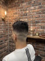 ミリオンバックス 神田店(Million Bucks) フェザーアップ スキンフェード