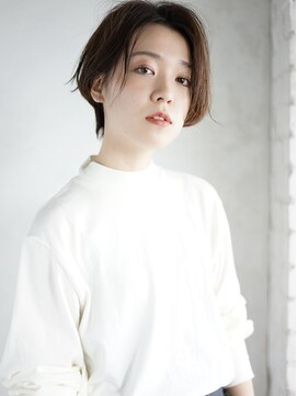 ベルビアンカ(Belle BIANCA) BelleBIANCA　センターパートショートボブ　by亀山