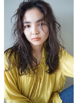 コス(kos) 【nanuk*ueki】パーマで再現*クセ毛風ウェーブ