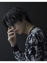 シン(syn) 前下がりミディアムマッシュウルフ