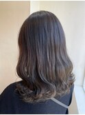 大人かわいいチャコールグレージュくびれミディアム外ハネボブ