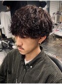 920黒髪波巻きツイストスパイラルパーマモテ髪