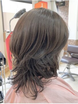 カットハウス はさみの部屋 ラフウェーブ/レイヤー/ショコラベージュ/流しバング