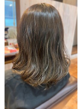 カミビトグロウ(kamibito glow) 小顔ショコラアッシュヘルシースタイルふんわりカール美肌