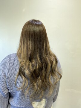 フツーロ 栄(FUTURO) プルエクステ