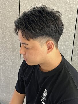 ニアウ 太田店(Niau) メンズナチュラルショートセンターパートスタイル質感重視毛流れ