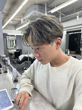 クロムトウキョウ ザ バーバー ネオン 新宿店(CHROM TOKYO the Barber ne/on) 毛流れセンターパート