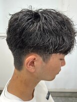 フゥ 宇都宮(FeU)&nbsp;栃木宇都宮波巻きパーマシャドウパーマメンズセンターパート緩め