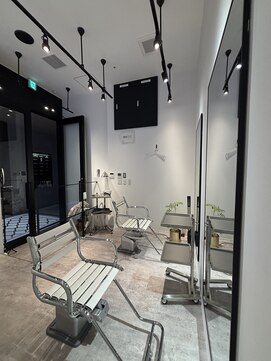 吉野ヘアダメージ研究所 銀座 24時間受付可　表町美容院／岡山駅美容院／カットが得意／美髪