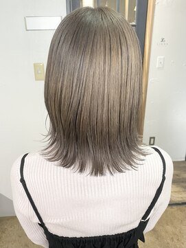 リルア 博多(LIRUA) ブリーチ1回柔らかグレージュカラー