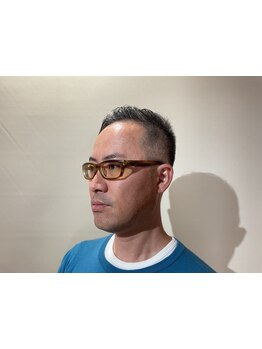 【理容室/バーバー】ビジネスマンに合わせた豊富なメニューの取り揃え◎シェービングや眉,髭のお手入れも♪