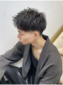 スーツ短髪ツーブロック束感モテる黒髪フェザーパーマt516