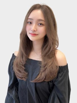 ユーフォリア 渋谷グランデ(Euphoria SHIBUYA GRANDE) レイヤーカット ミルクティーカラー 顔まわりカット