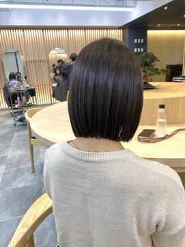 リファインド(REFINED) 切りっぱなしのミニボブ　　大関