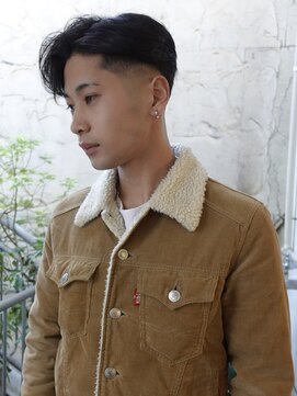 ノラ シブヤ(NORA) テーパーフェードミドルフェードスリックバックセンターパート