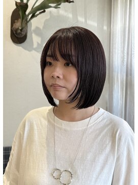 ホワイト(WHITE) ピンクカラー×顔まわりレイヤーボブ