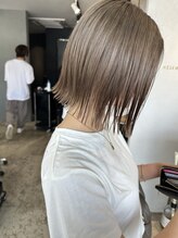 似合わせボブカットと品のあるくすみグレージュカラー♪新しい自分が見つかるヘアスタイルに！