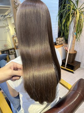 ニコフル(Nico-Hulu) 【美髪】ストレート×べージュ【人形町/浜町/水天宮】