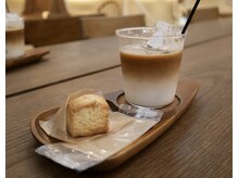 テテ ニコ(tete nico)の雰囲気（系列店ノフで作るスコーンとドリンクもお出ししています◯）