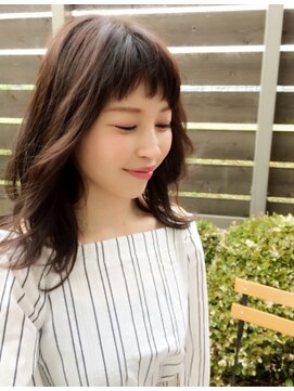 ベルーガ 素髪っぽく仕上げたナチュラルなセミロング♪