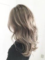 リードヘアーバイバンプ(Lead Hair by vamp) 【Lead Hair】外国人風ブルーアッシュ　(バックスタイル)