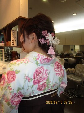 コアフィールフィス(COIFFURE fils) 卒業式袴アップスタイル