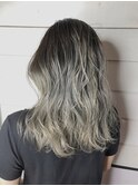 グラデーショングレー