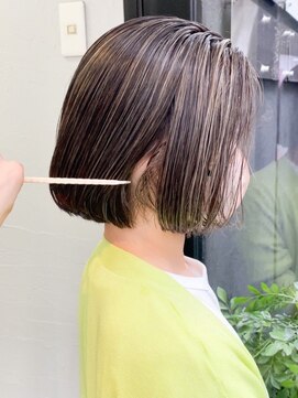 ノラ ウメダ(NORA UMEDA) 【NORA UMEDA 高木】ミニボブ＆グレージュホワイトハイライト