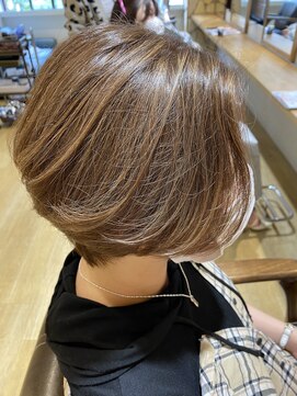 エイト新宿店(EIGHT shinjuku) ハイライトカラー ベージュ ケアブリーチ