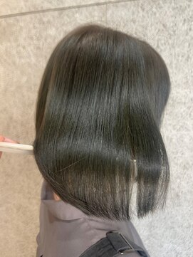 ガーディナ(Gardina) 絹髪　髪質改善トリートメント　縮毛矯正　オリーブアッシュ